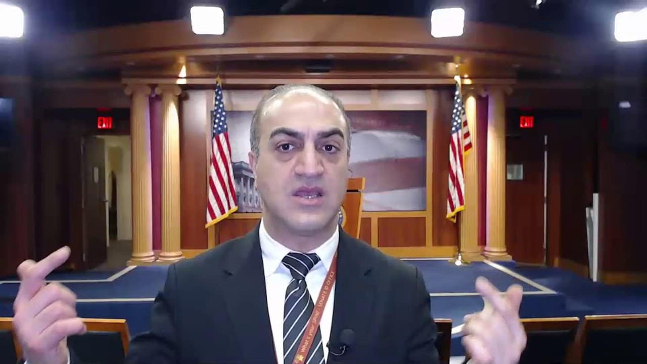 لایو با آرش - جی دی ونس: ترامپ در مورد ایران کارتهایش را رو نمیکند